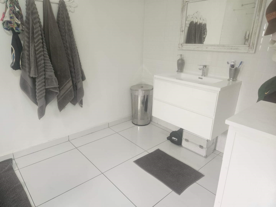 5 Bedroom Property for Sale in Royldene Northern Cape